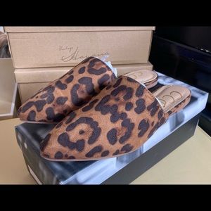 Women’s Pointed Leopard Slides - Size 7